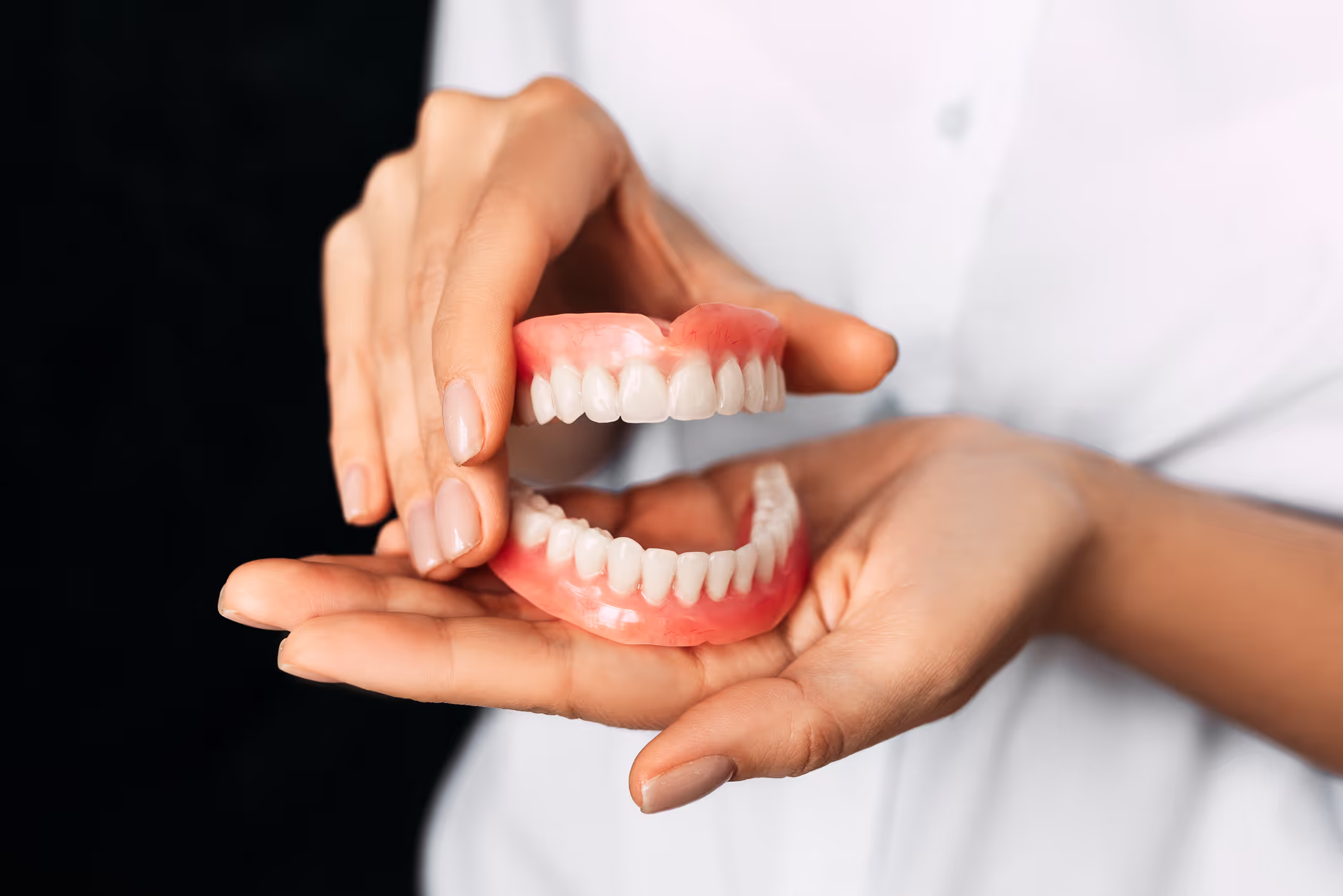 Illustration: dentures