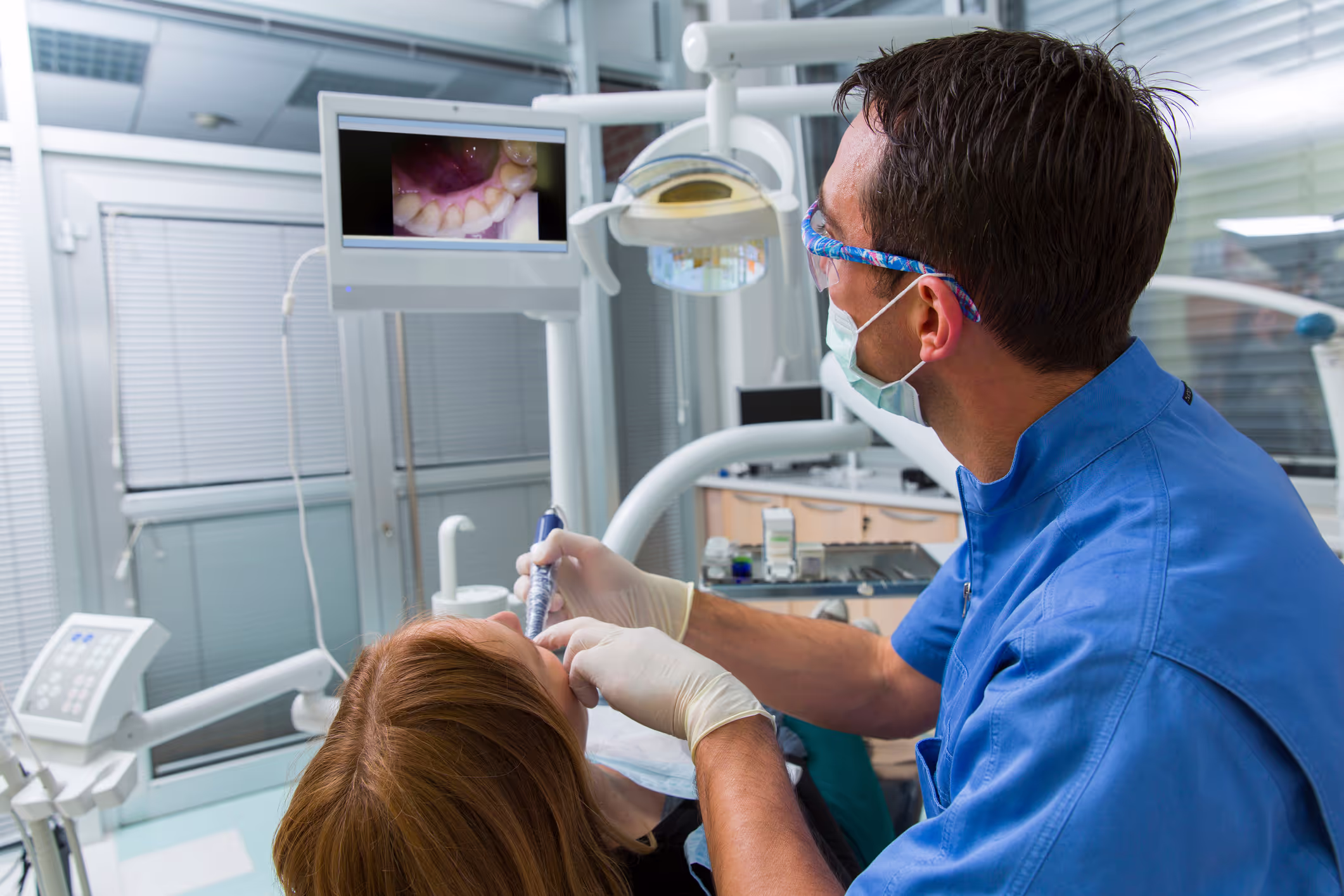 Illustration: intraoral camera