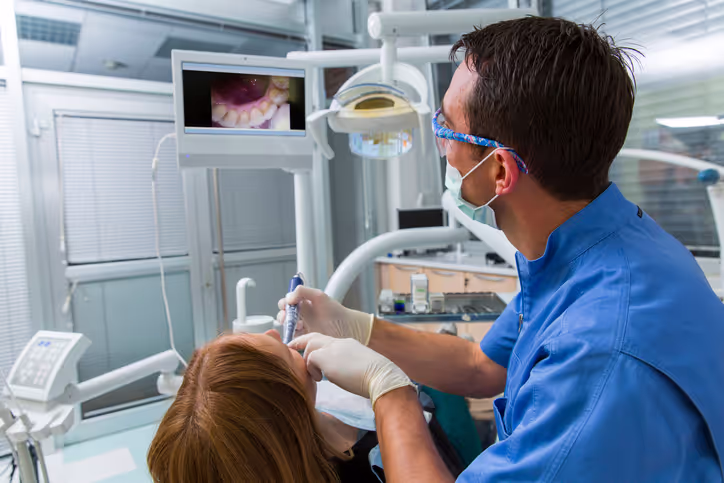 Illustration: intraoral camera